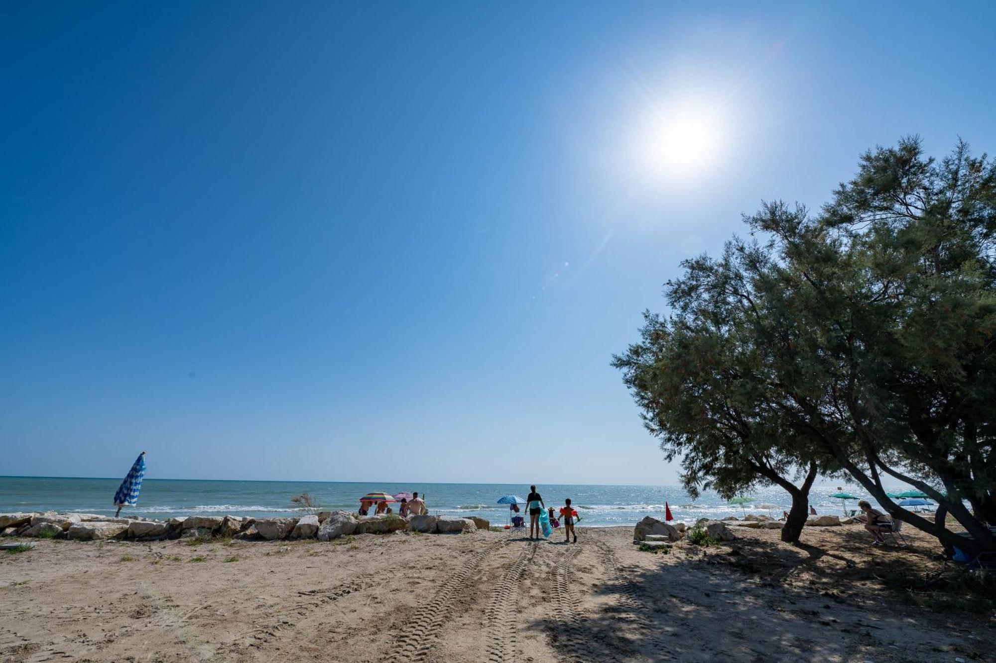 Appartamenti Voce Del Mare Pineto Luaran gambar